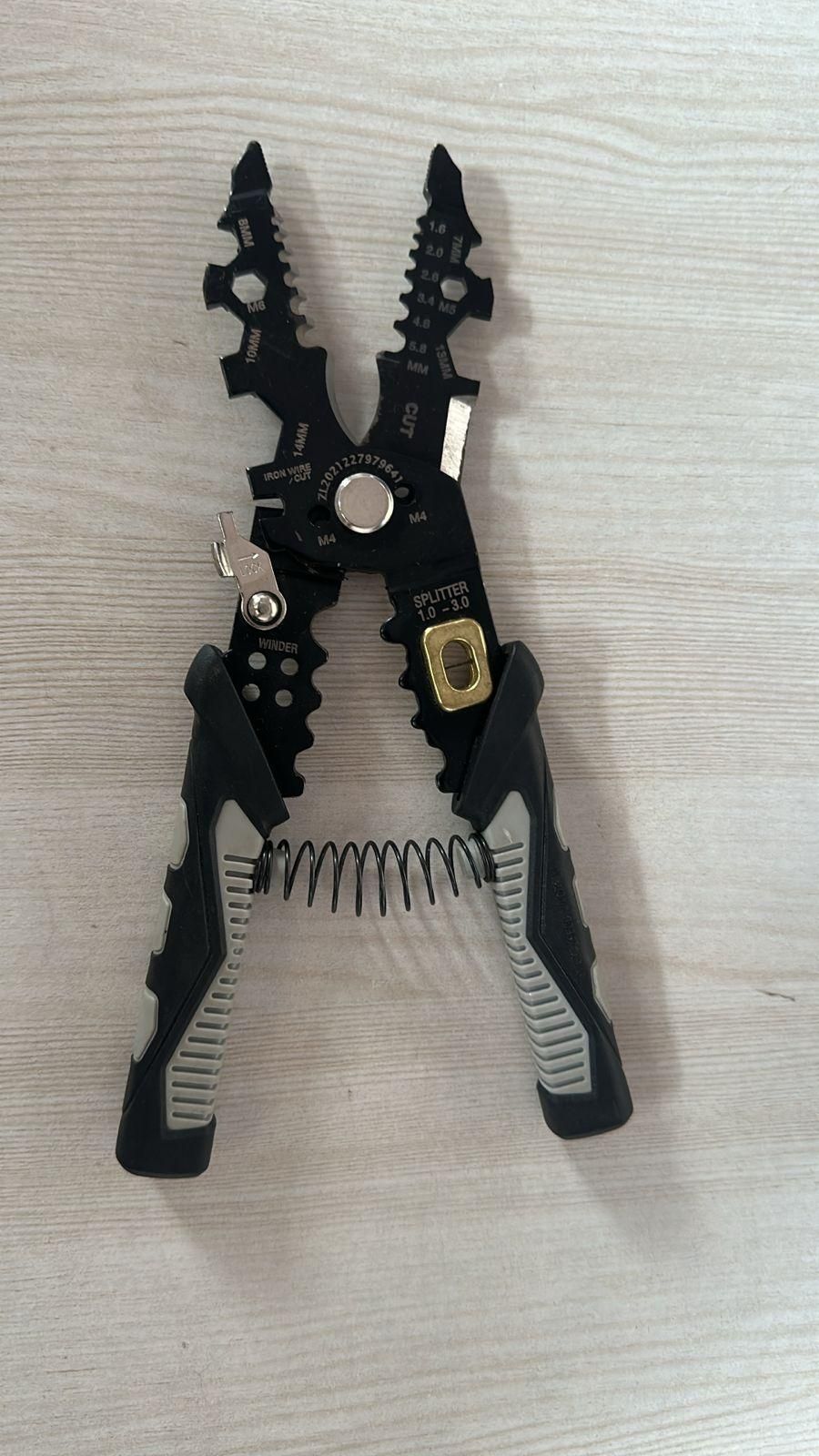 25 in 1 wire cutter