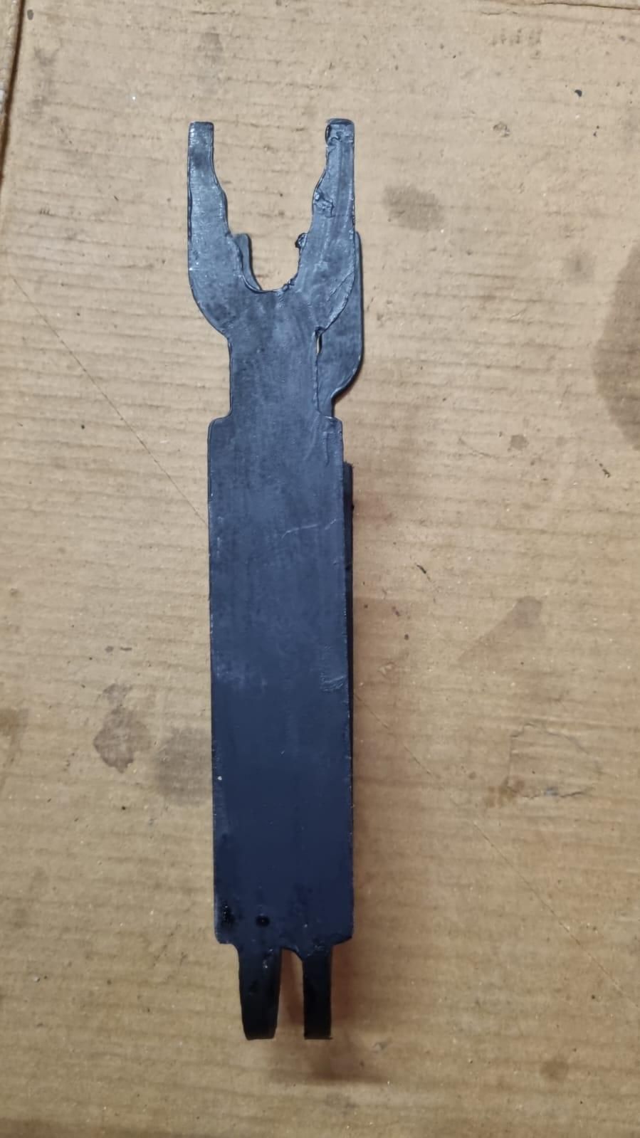 3 Size Push-to-connect Clamp Tong Tool
